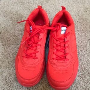 NWT! Bershka x Pantone SZ 41 /8 neon sneakers .